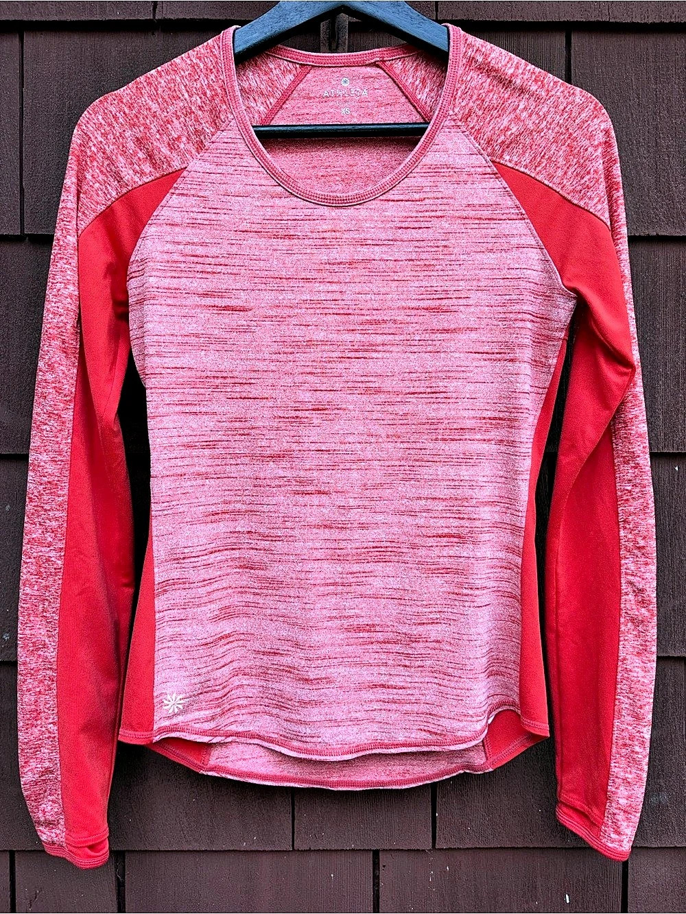 Athleta Momentum scoop neck Long Sleeve workout Top XS